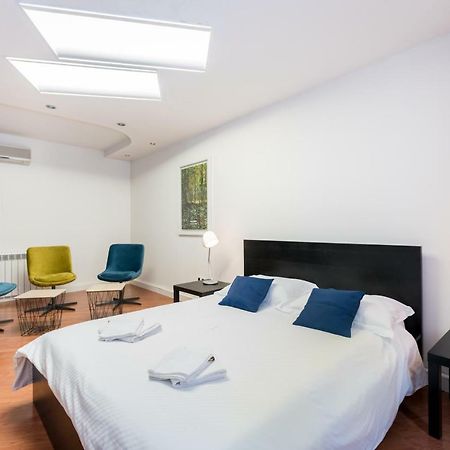 White&Blue Top Center App Apartment Pula Exterior photo