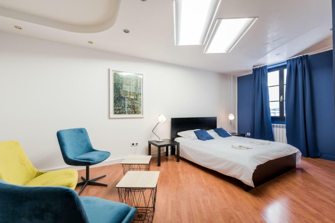 White&Blue Top Center App Apartment Pula Exterior photo
