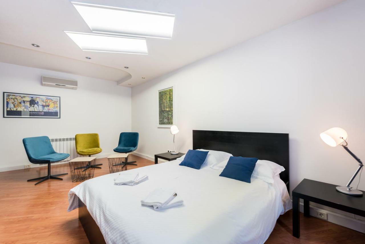White&Blue Top Center App Apartment Pula Exterior photo