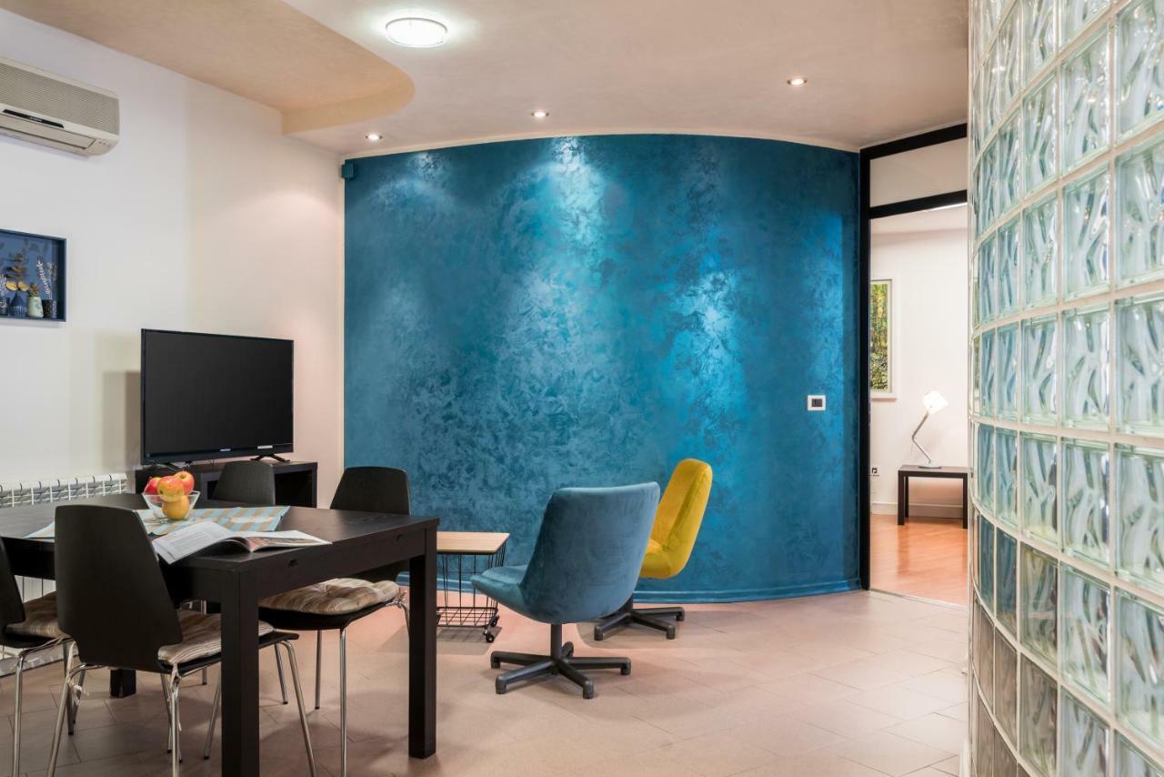White&Blue Top Center App Apartment Pula Exterior photo